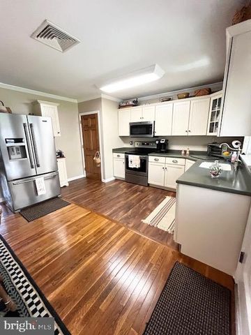 100 MAIN ST, Blandon, PA 19510