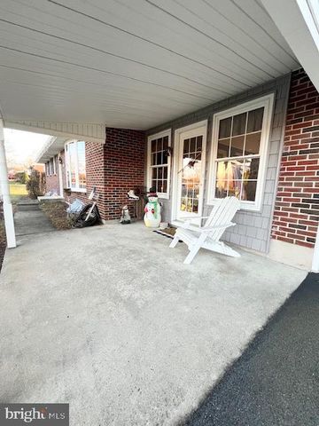 100 MAIN ST, Blandon, PA 19510