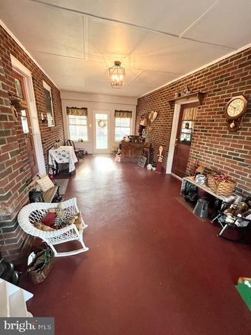 100 MAIN ST, Blandon, PA 19510