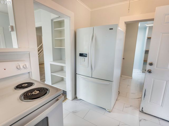 3724 GRAND Ave, Astoria, OR 97103
