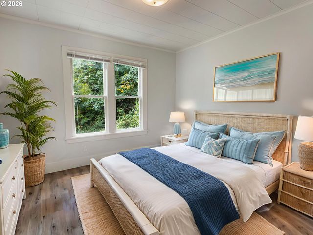 3724 GRAND Ave, Astoria, OR 97103