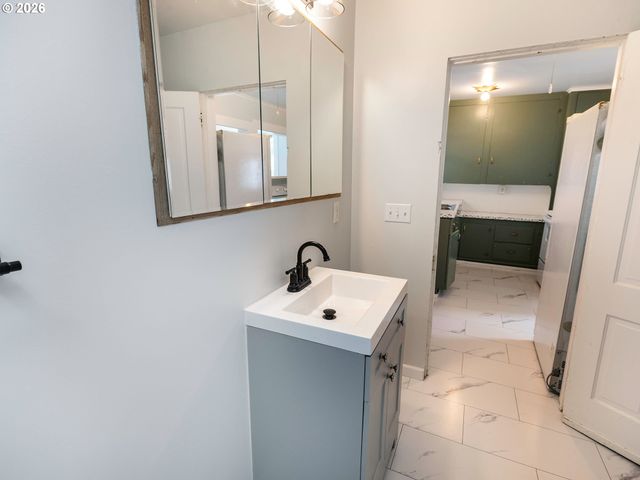 3724 GRAND Ave, Astoria, OR 97103