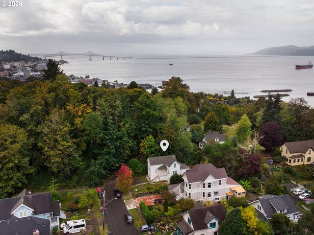 3724 GRAND Ave, Astoria, OR 97103