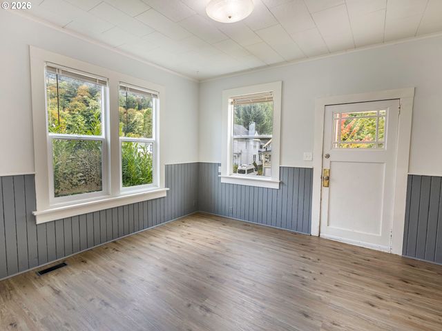 3724 GRAND Ave, Astoria, OR 97103