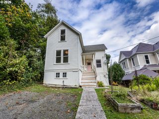 3724 GRAND Ave, Astoria, OR 97103