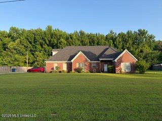 170 Dry Field Road, Byhalia, MS 38611