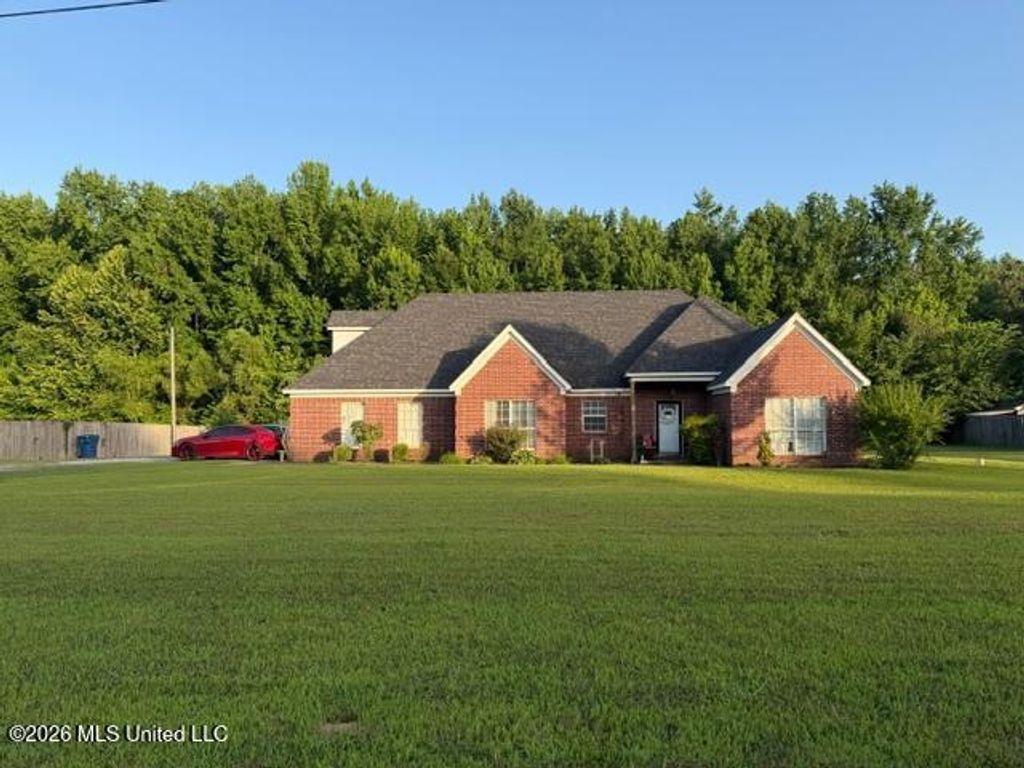 170 Dry Field Road, Byhalia, MS 38611