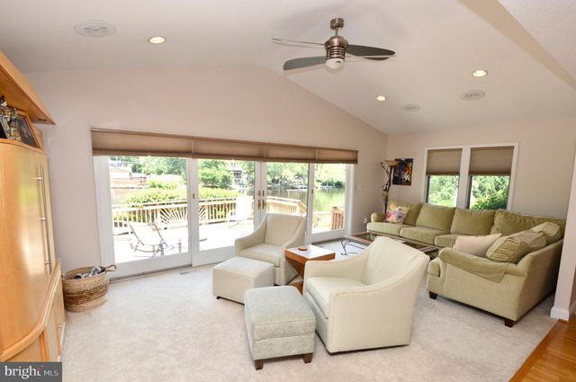 107 E LAKE BLVD, Medford, NJ 08055