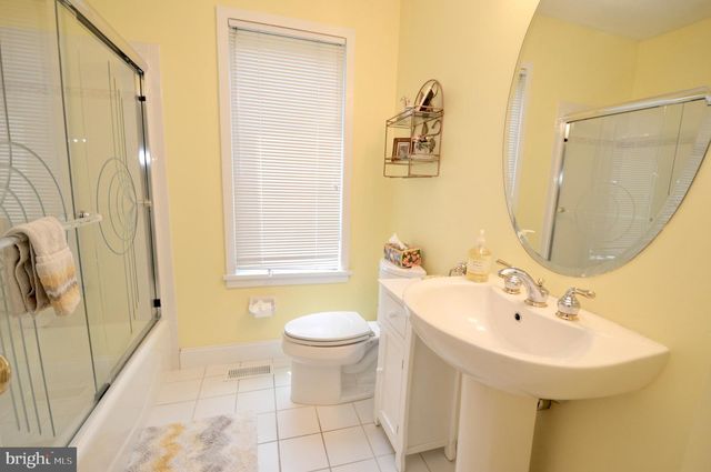 107 E LAKE BLVD, Medford, NJ 08055