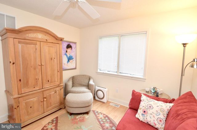 107 E LAKE BLVD, Medford, NJ 08055