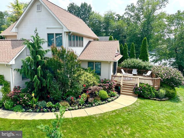 107 E LAKE BLVD, Medford, NJ 08055