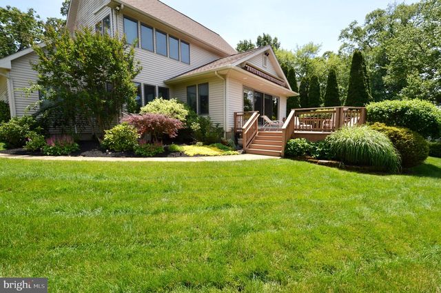 107 E LAKE BLVD, Medford, NJ 08055