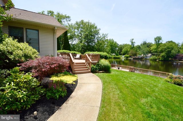 107 E LAKE BLVD, Medford, NJ 08055