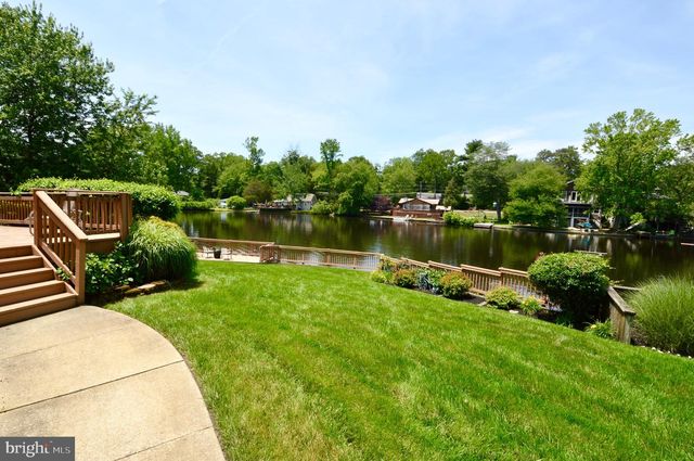 107 E LAKE BLVD, Medford, NJ 08055