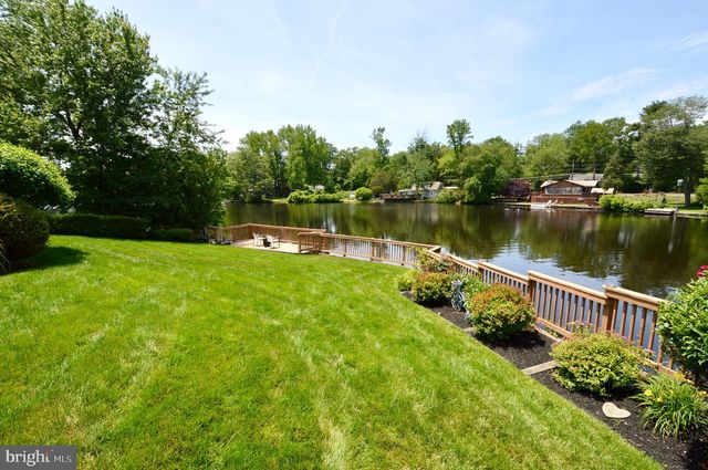 107 E LAKE BLVD, Medford, NJ 08055