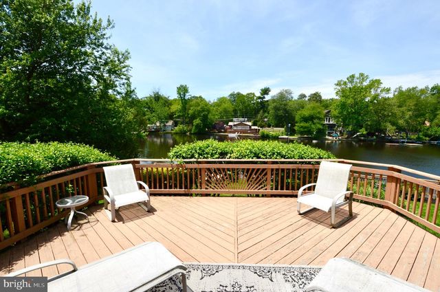 107 E LAKE BLVD, Medford, NJ 08055