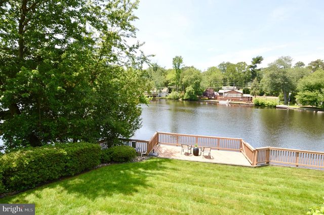 107 E LAKE BLVD, Medford, NJ 08055