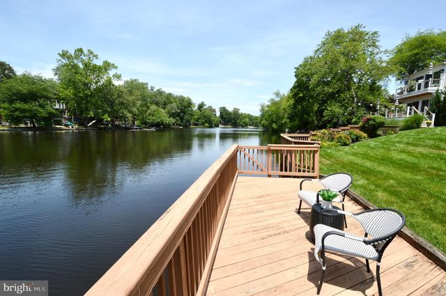 107 E LAKE BLVD, Medford, NJ 08055