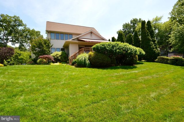 107 E LAKE BLVD, Medford, NJ 08055