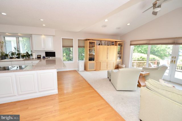 107 E LAKE BLVD, Medford, NJ 08055