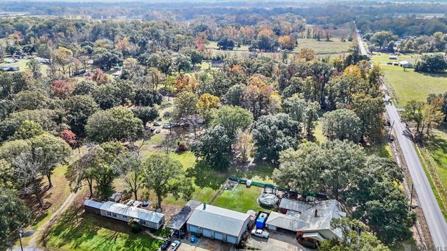 12338 Chester Diez Rd, Gonzales, LA 70737