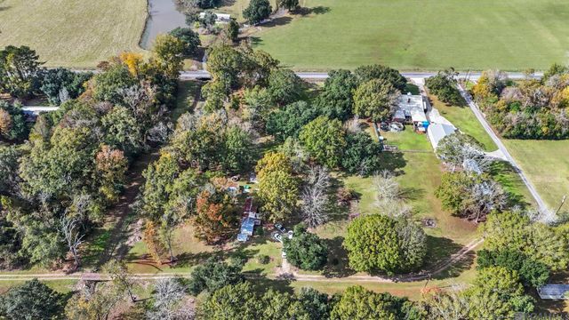 12338 Chester Diez Rd, Gonzales, LA 70737