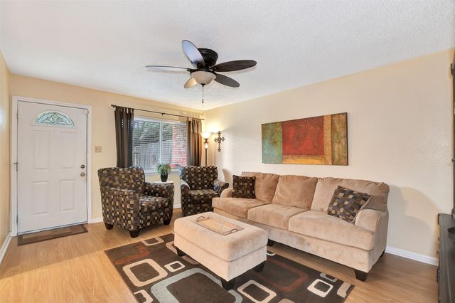 12024B Mighty Oak Drive, Houston, TX 77066