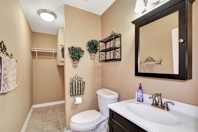 12024B Mighty Oak Drive, Houston, TX 77066