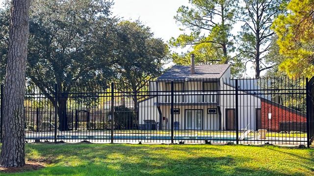 12024B Mighty Oak Drive, Houston, TX 77066