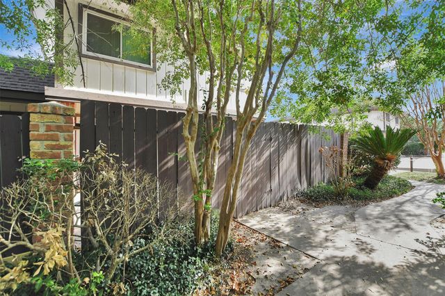 12024B Mighty Oak Drive, Houston, TX 77066