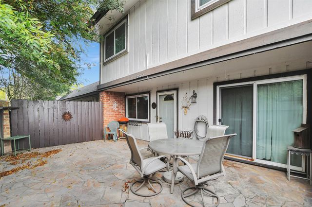 12024B Mighty Oak Drive, Houston, TX 77066