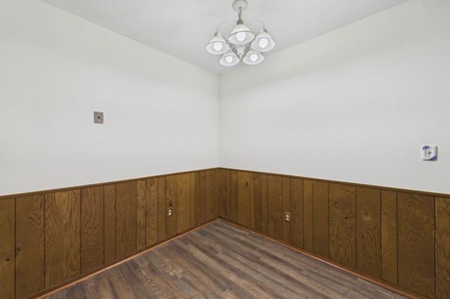 2730 Dale Street N D110, Roseville, MN 55113