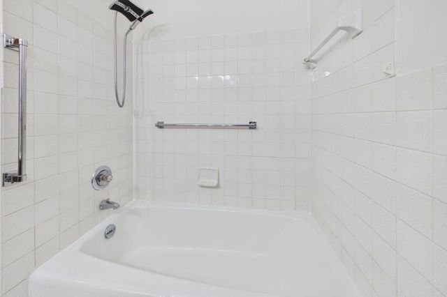 2730 Dale Street N D110, Roseville, MN 55113