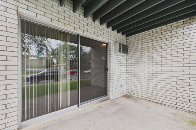 2730 Dale Street N D110, Roseville, MN 55113