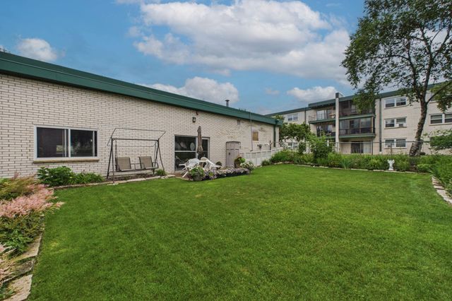 2730 Dale Street N D110, Roseville, MN 55113