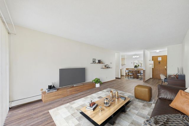 2730 Dale Street N D110, Roseville, MN 55113