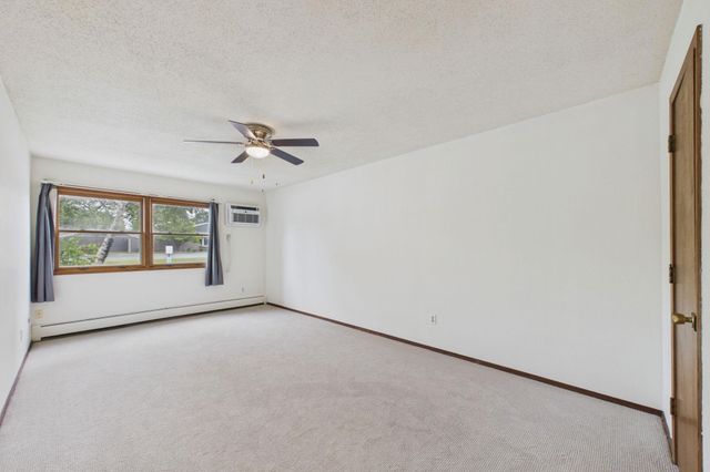2730 Dale Street N D110, Roseville, MN 55113