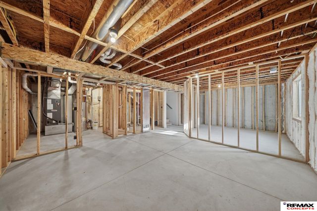 8211 Ventura Place, Lincoln, NE 68505