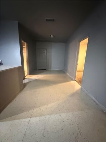 609 Elwayne Avenue, Dallas, TX 75217