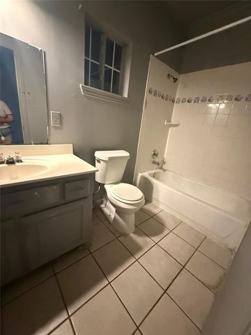 609 Elwayne Avenue, Dallas, TX 75217