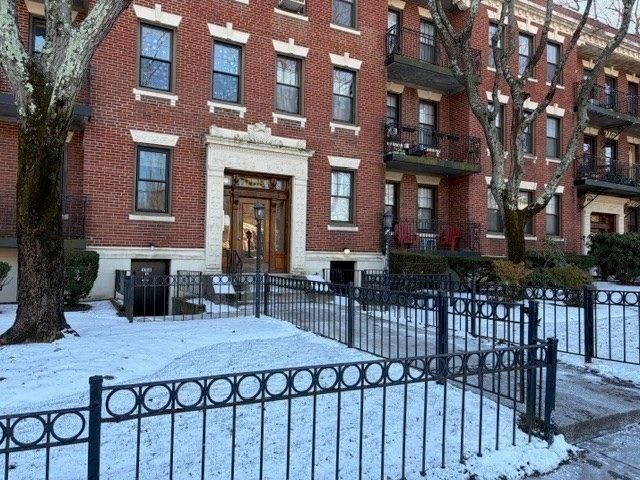 1758 Commonwealth Ave 4, Boston, MA 02135