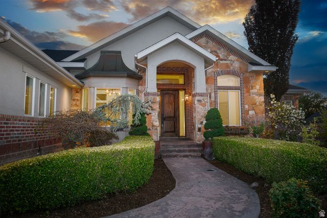 1203 W MAKIYA CIR, South Jordan, UT 84095