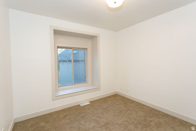 1203 W MAKIYA CIR, South Jordan, UT 84095