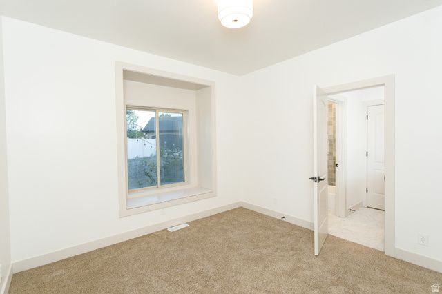 1203 W MAKIYA CIR, South Jordan, UT 84095