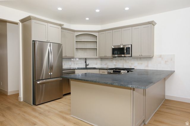 1203 W MAKIYA CIR, South Jordan, UT 84095