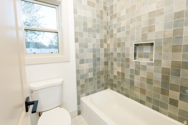 1203 W MAKIYA CIR, South Jordan, UT 84095