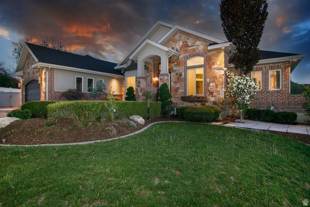1203 W MAKIYA CIR, South Jordan, UT 84095