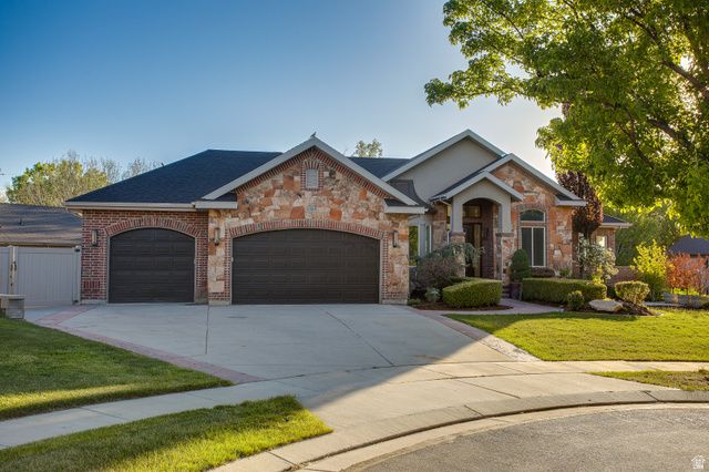 1203 W MAKIYA CIR, South Jordan, UT 84095