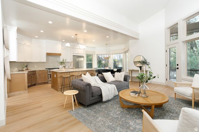1203 W MAKIYA CIR, South Jordan, UT 84095