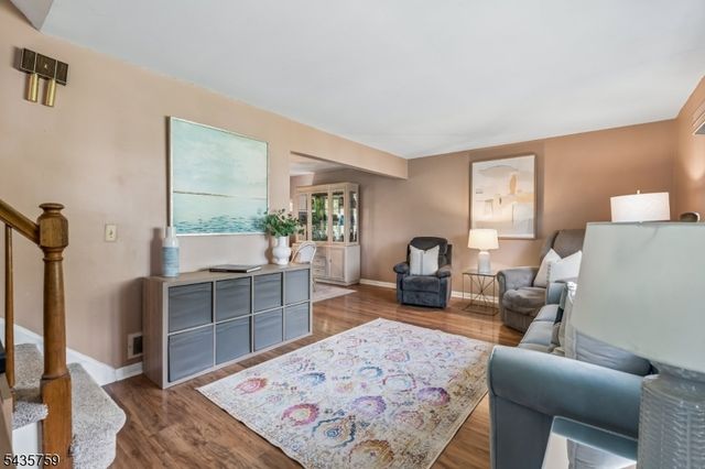 10 Whitman St, Bloomfield Twp., NJ 07003